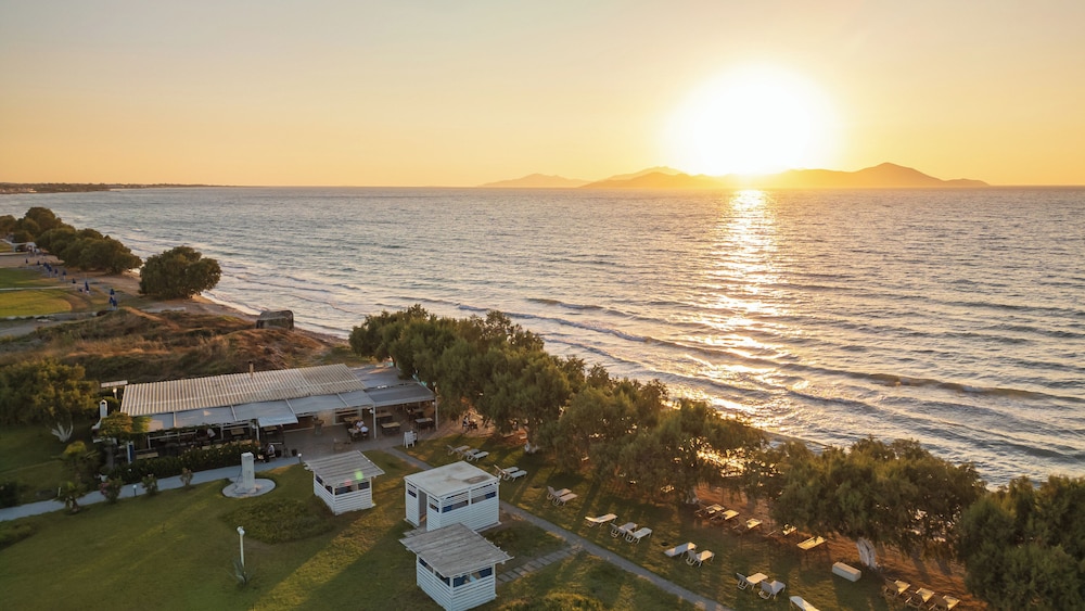 Costa Angela Seaside Resort 85/88