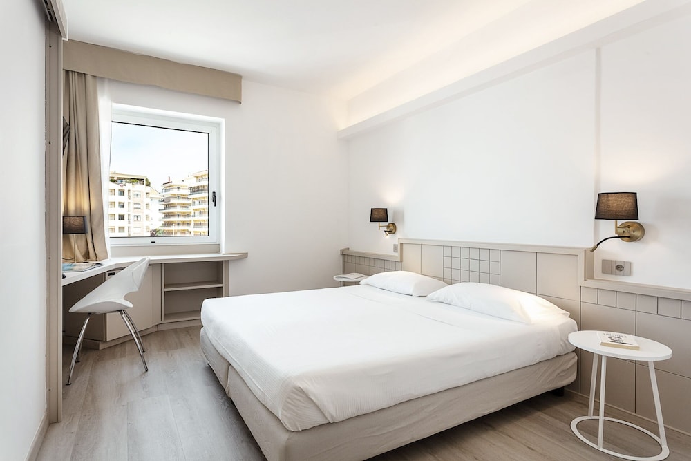 Best Western Hotel Carlo Felice 23/56