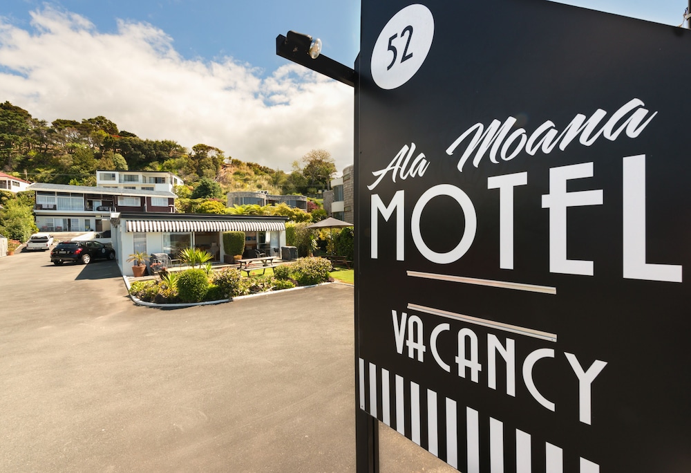 Ala Moana Motel 3/68