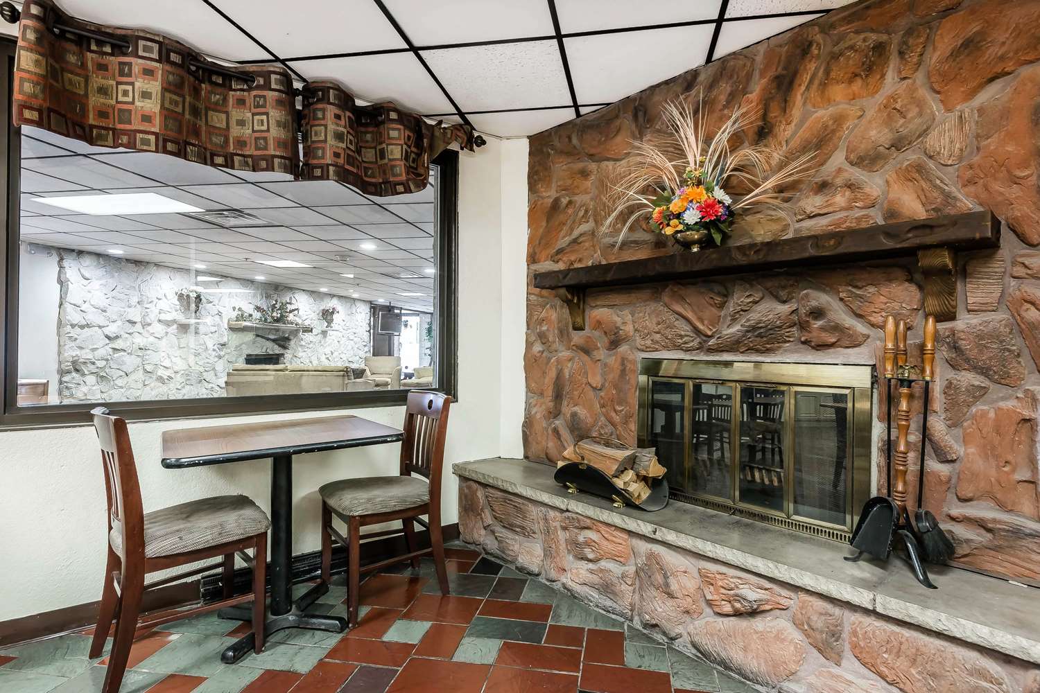 Quality Inn & Suites Binghamton Vestal 26/31