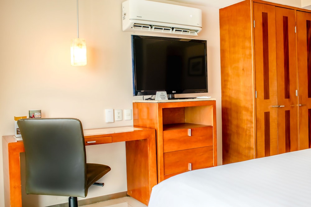 Emporio Veracruz Hotel 40/50