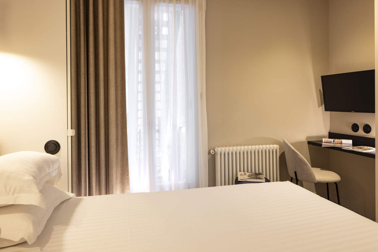 Hotel Mondial 73/100