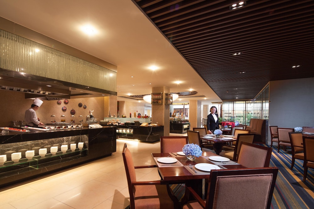 West Capital International Hotel 35/50