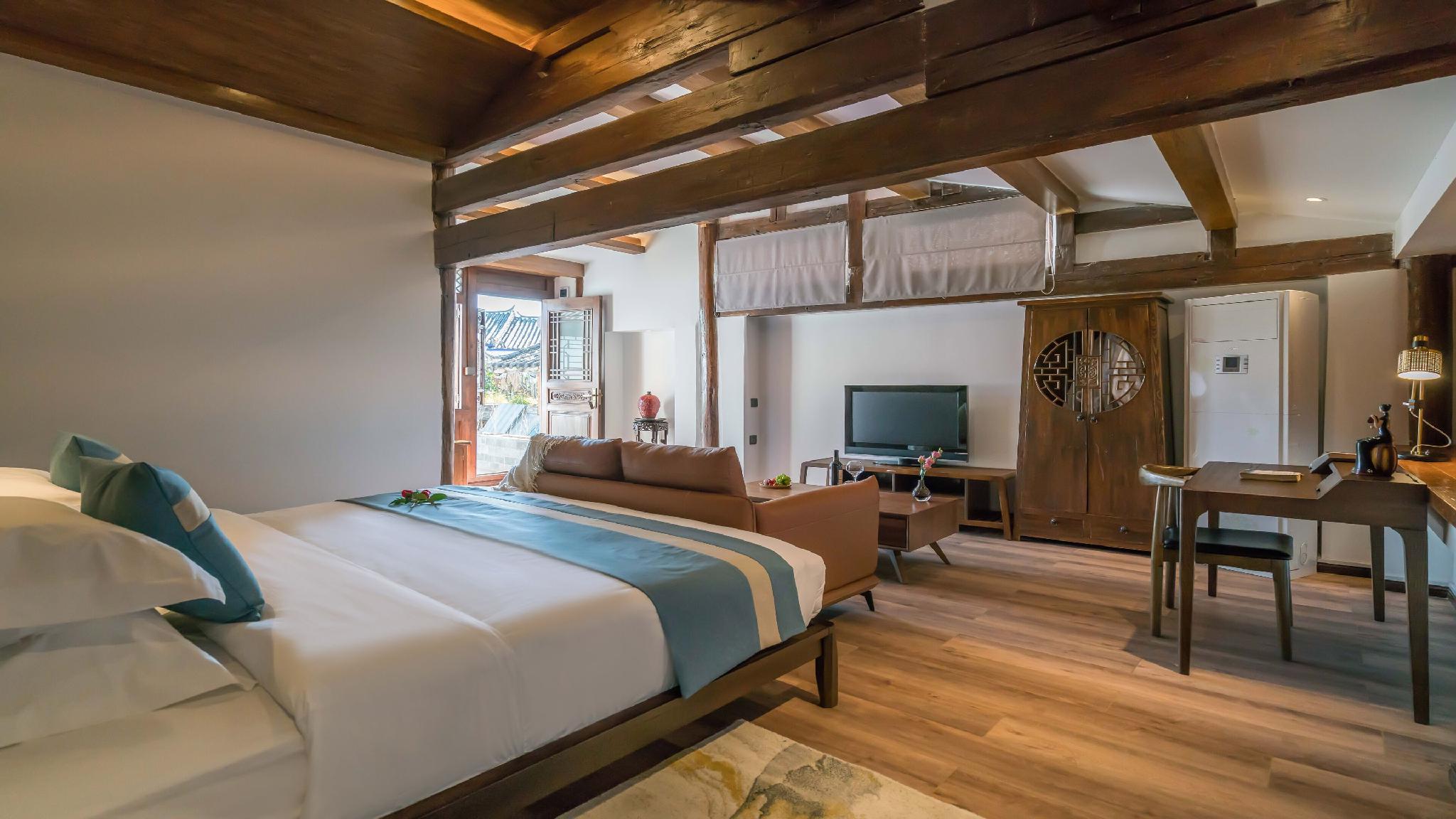 DELUXE, DOUBLE BED, BALCONY