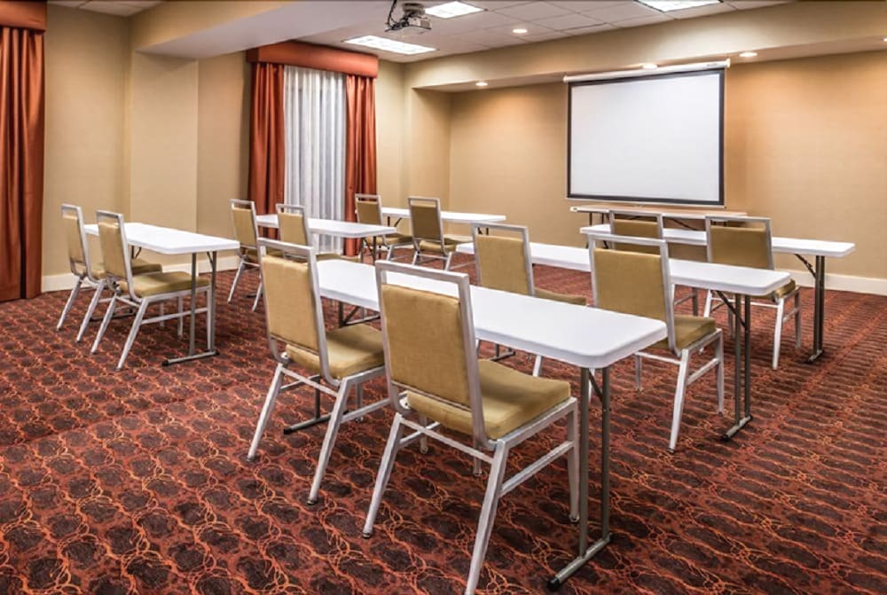 Hampton Inn Baton Rouge - Denham Springs 30/36