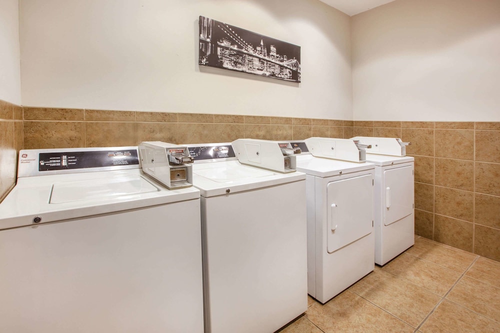 La Quinta Inn & Suites by Wyndham Cincinnati Airpt Florence 17/47