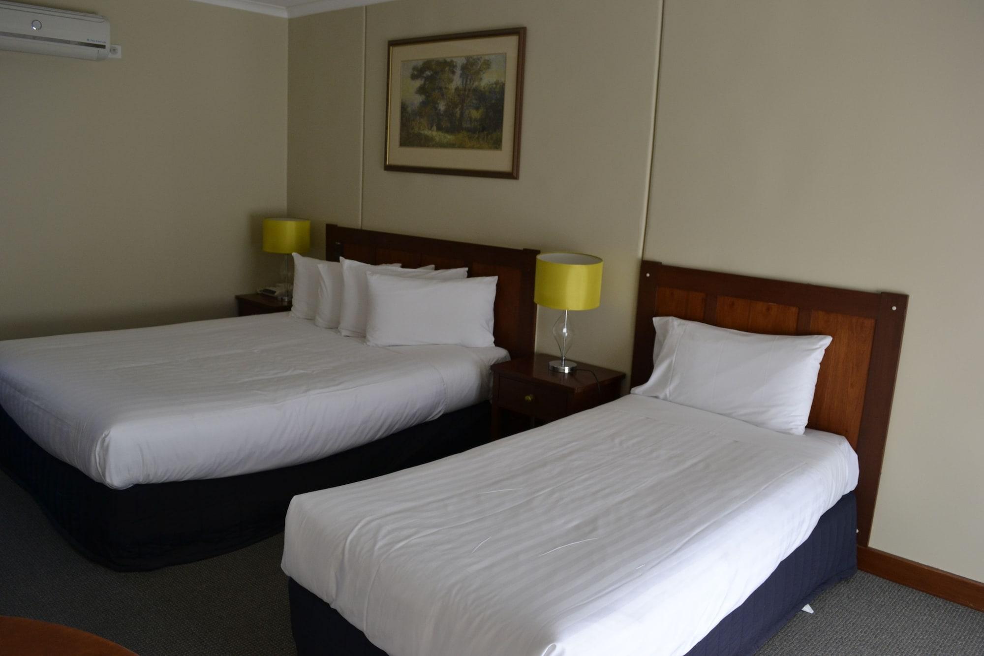 Sunnymead Hotel 9/48