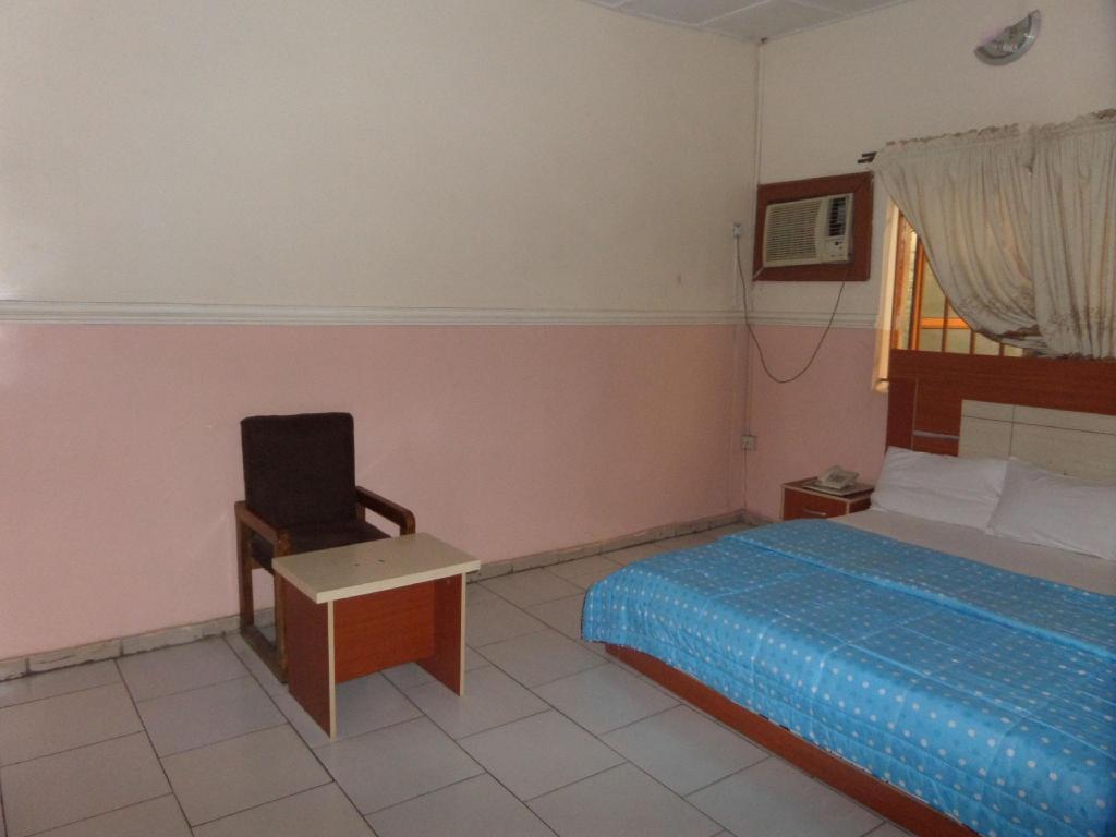 Aneio Hotel 5/16