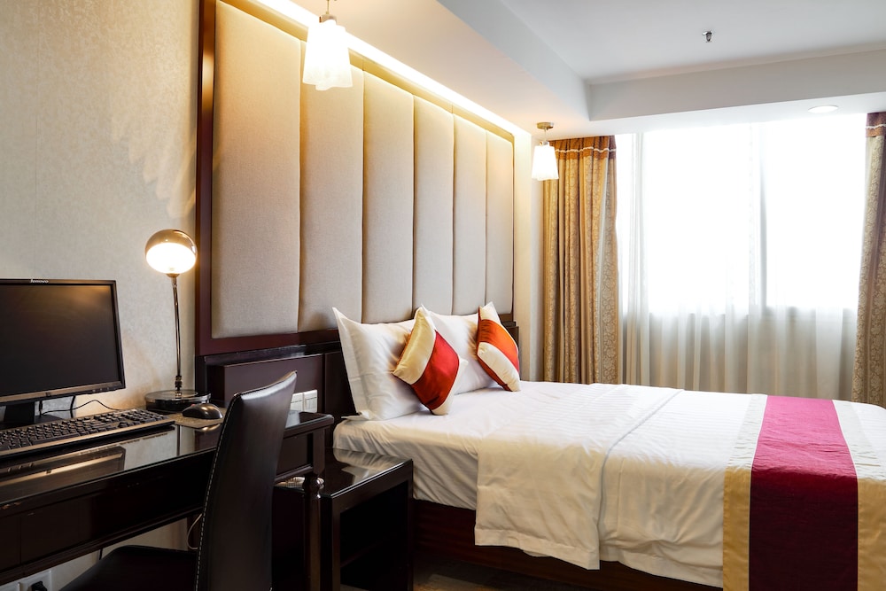 LN New World Hotel 26/46