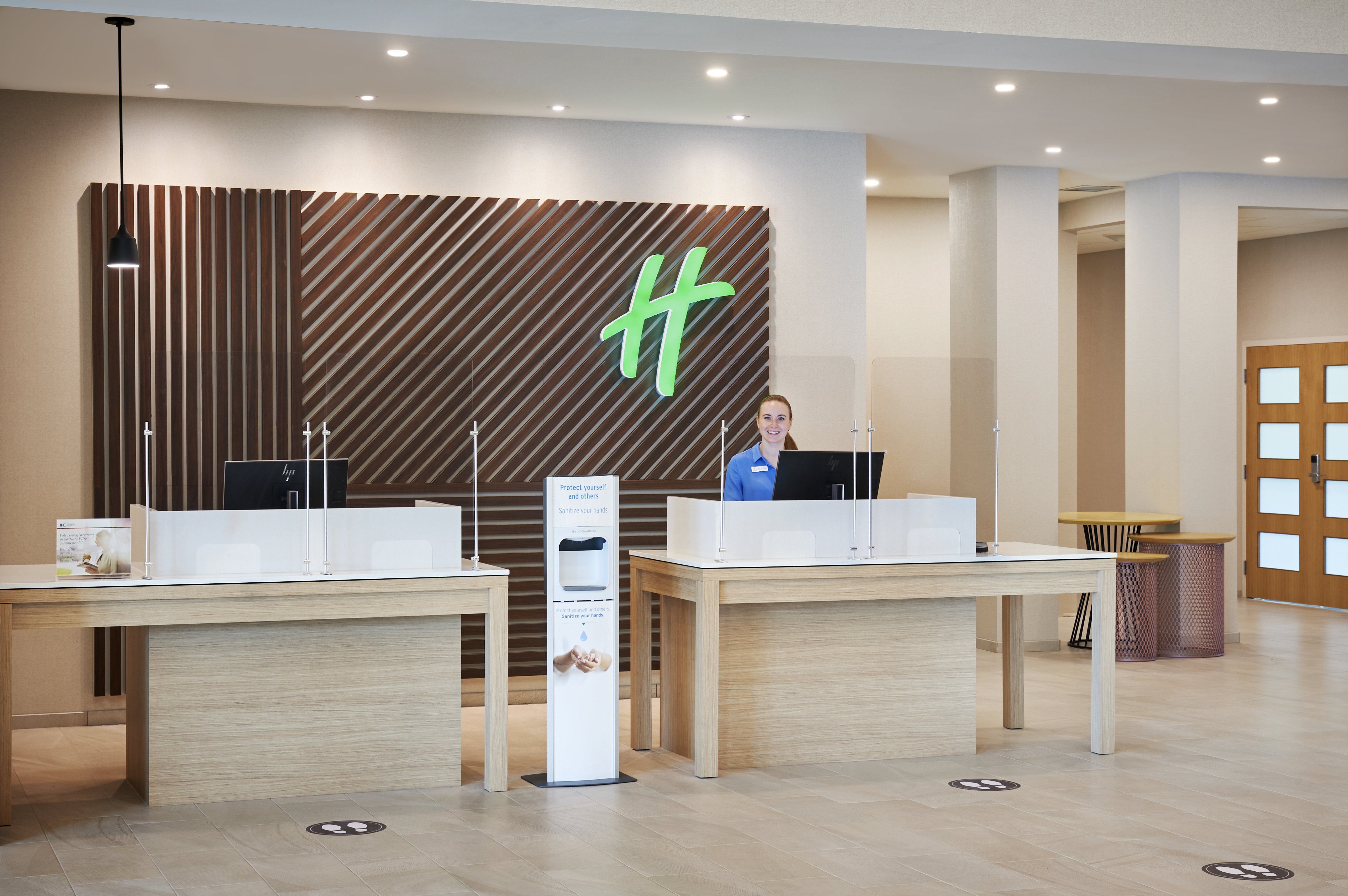 Holiday Inn Hotel Suites Oakville Bronte 12/78