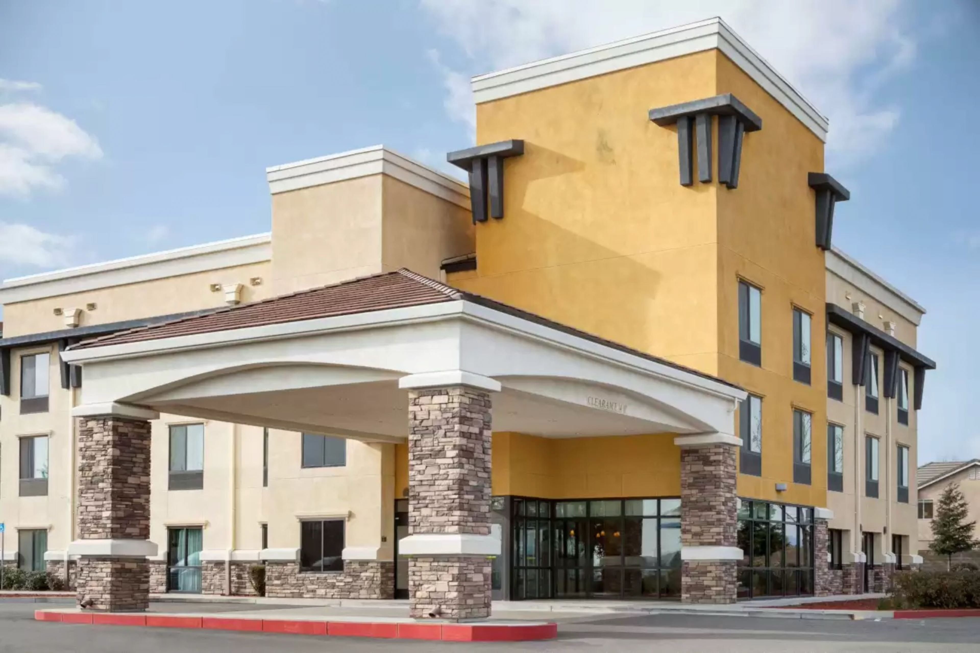 Country Inn & Suites By Radisson, Dixon, CA - UC Davis Area 2/24