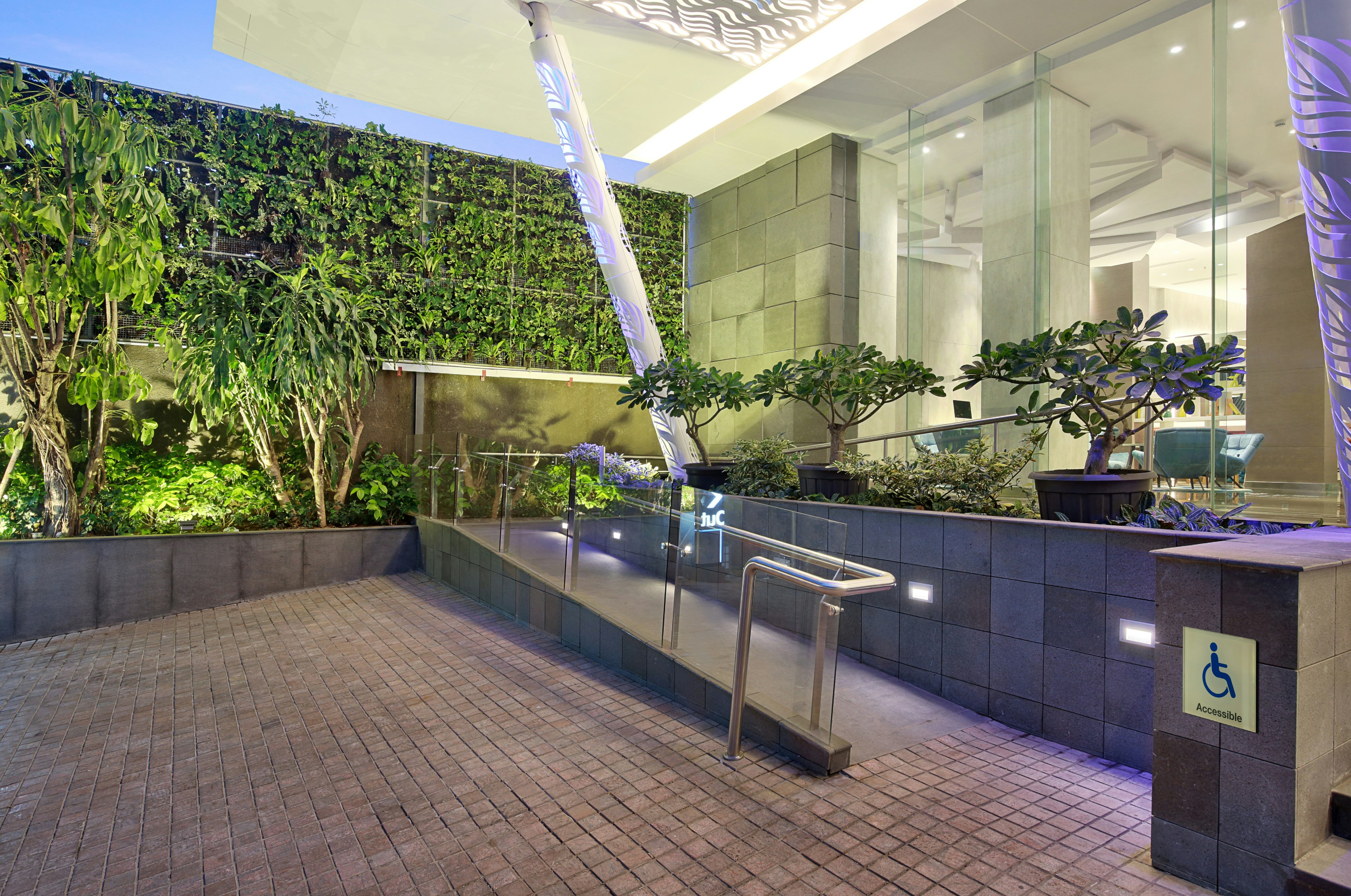 Holiday Inn Express Jakarta Wahid Hasyim 54/54