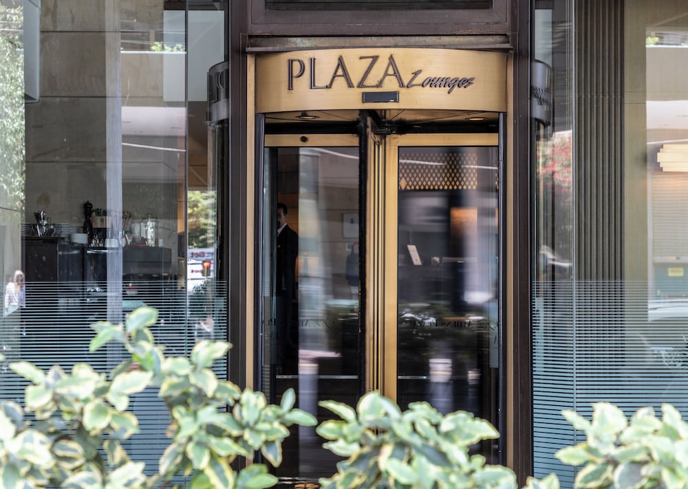 NJV Athens Plaza 4/75
