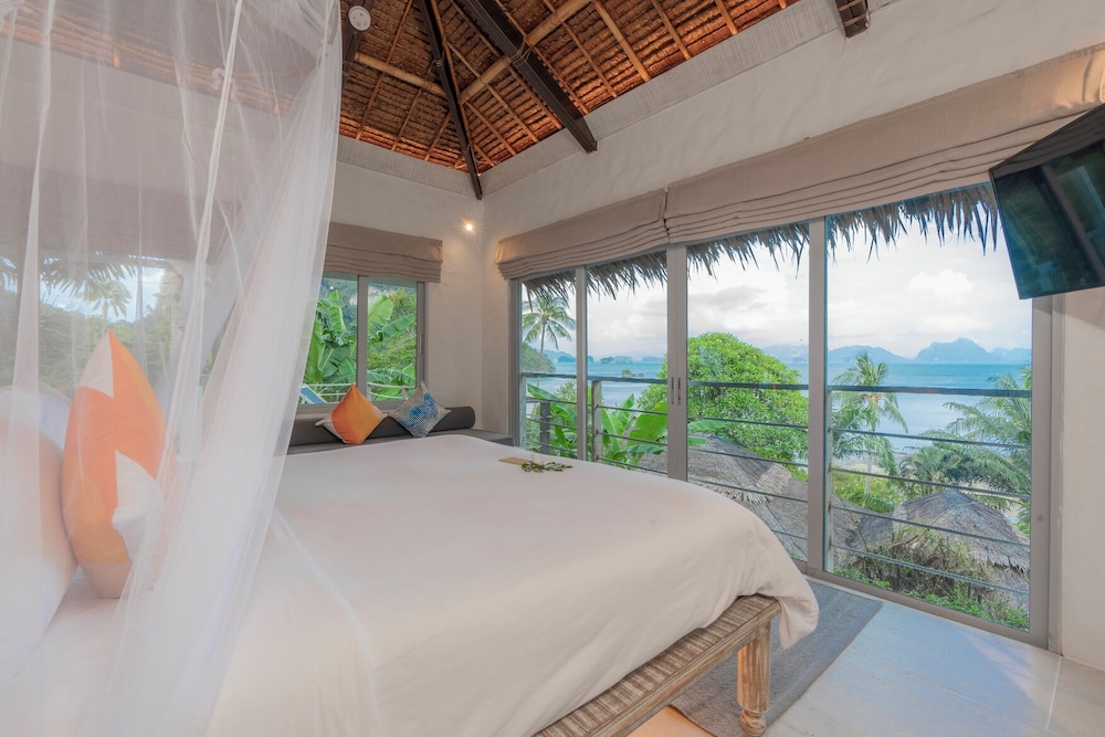 SEAVIEW PLUNGE POOL DELUXE STUDIO