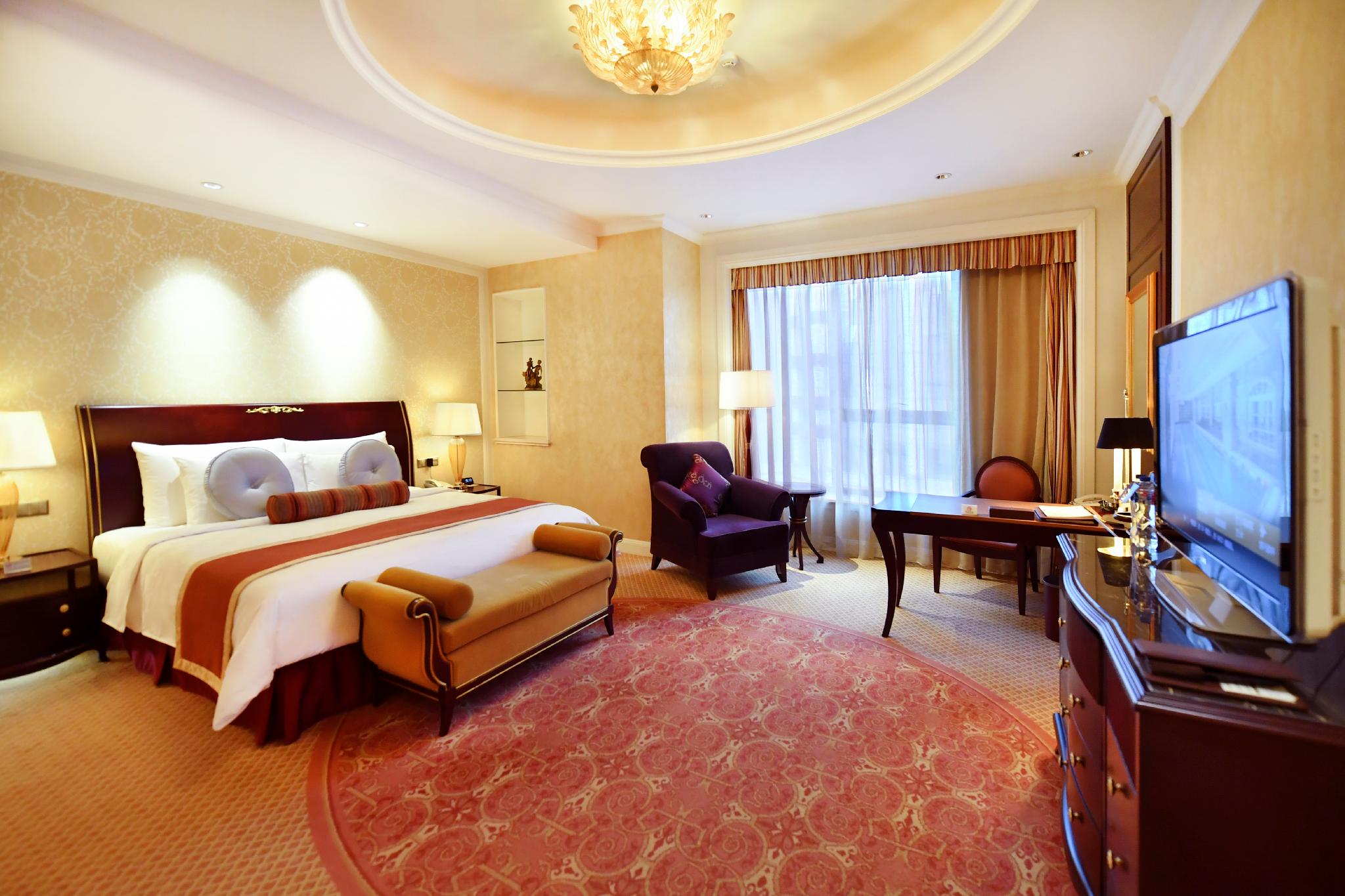 Deluxe, King Bed, Queen Bed
