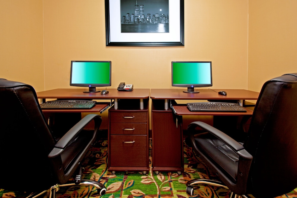 Days Hotel by Wyndham North Bergen /NYC 24/33