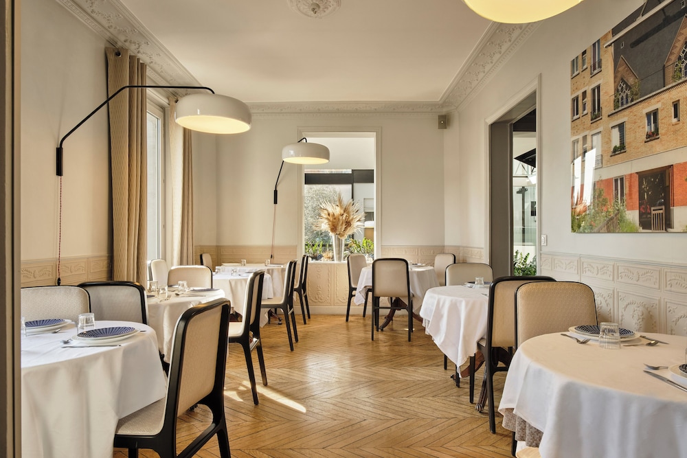 Atrium Suresnes Hotel 48/61