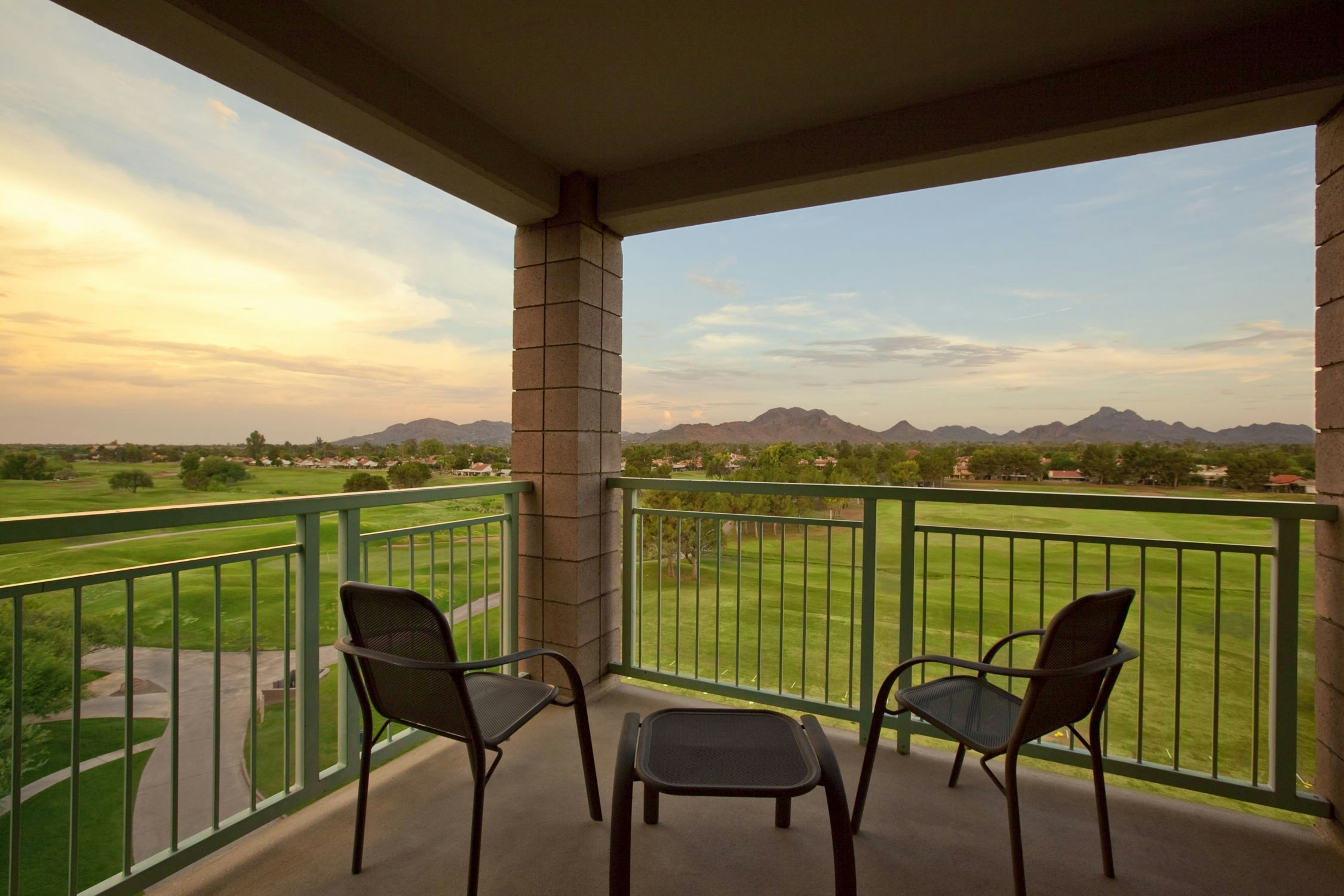 Embassy Suites by Hilton Phoenix Scottsdale 25/57