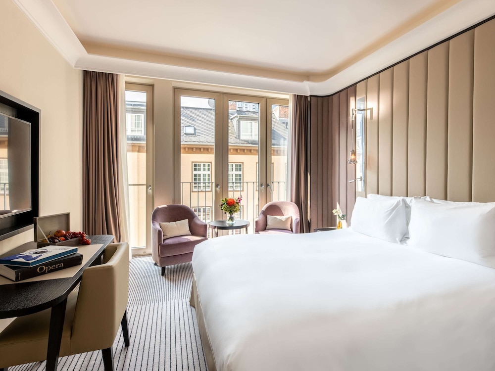 Sofitel Frankfurt Opera 24/75