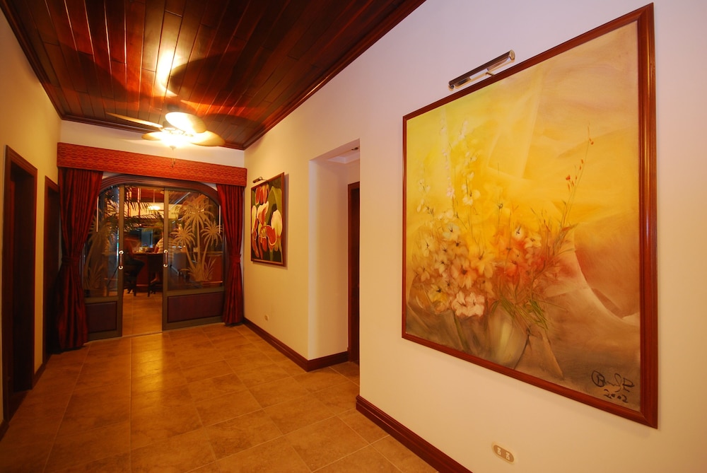 Hotel Casa Roland Golfito (ex Casa Roland Marina Resort) 9/72