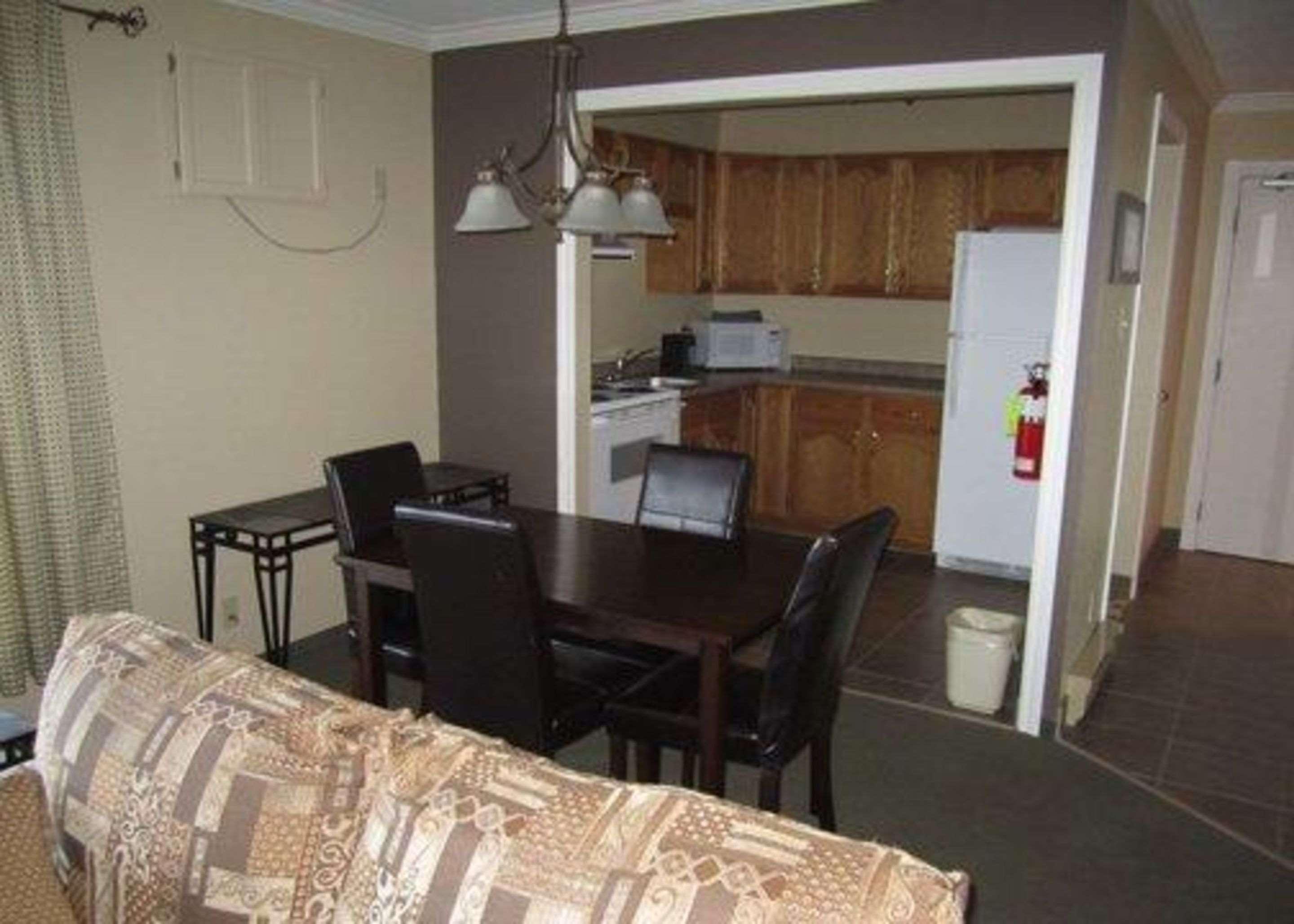 Quality Inn New Liskeard, ON 9/14