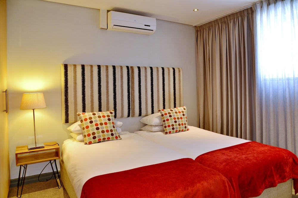 3 BEDROOMS, APARTMENT