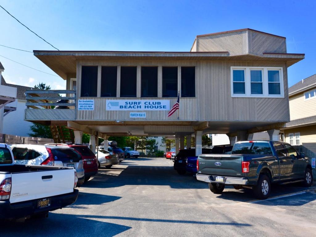 Surf Club Oceanfront Hotel 24/35