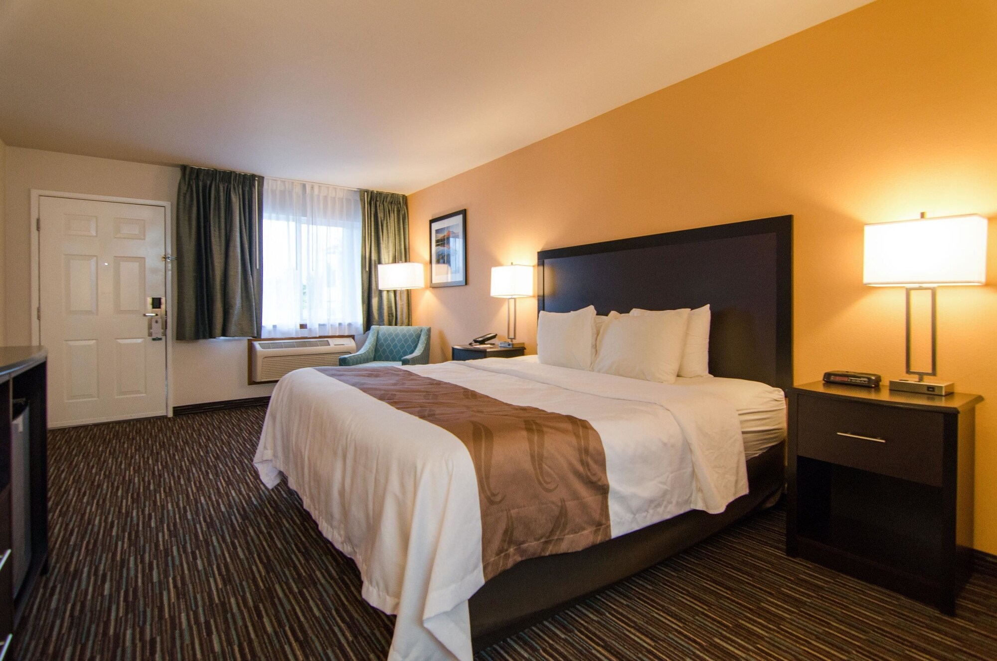 كوخ بسرير كينج لذوي الإعاقة، Cottage Grove Inn 3/5