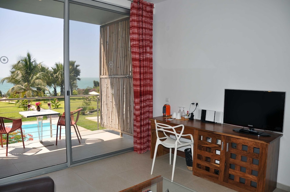 Leo S Beach Hotel Restaurant Adults Only 20/39