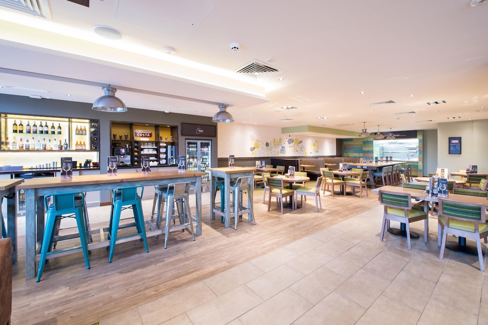 Premier Inn Basingstoke Town Centre 15/25