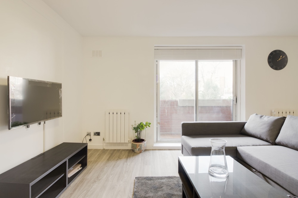 Sherborne court 23/50