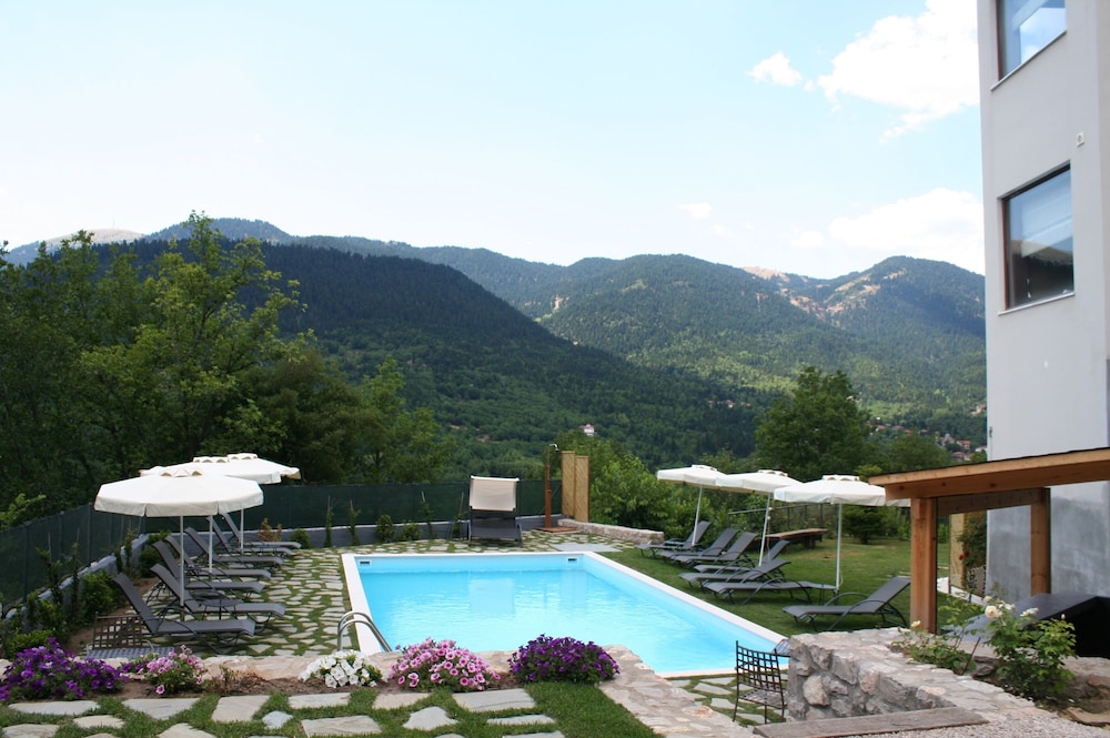 Forest Suites Boutique Hotel 68/79
