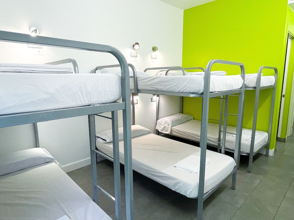 MIXED DORM, 6 BEDS