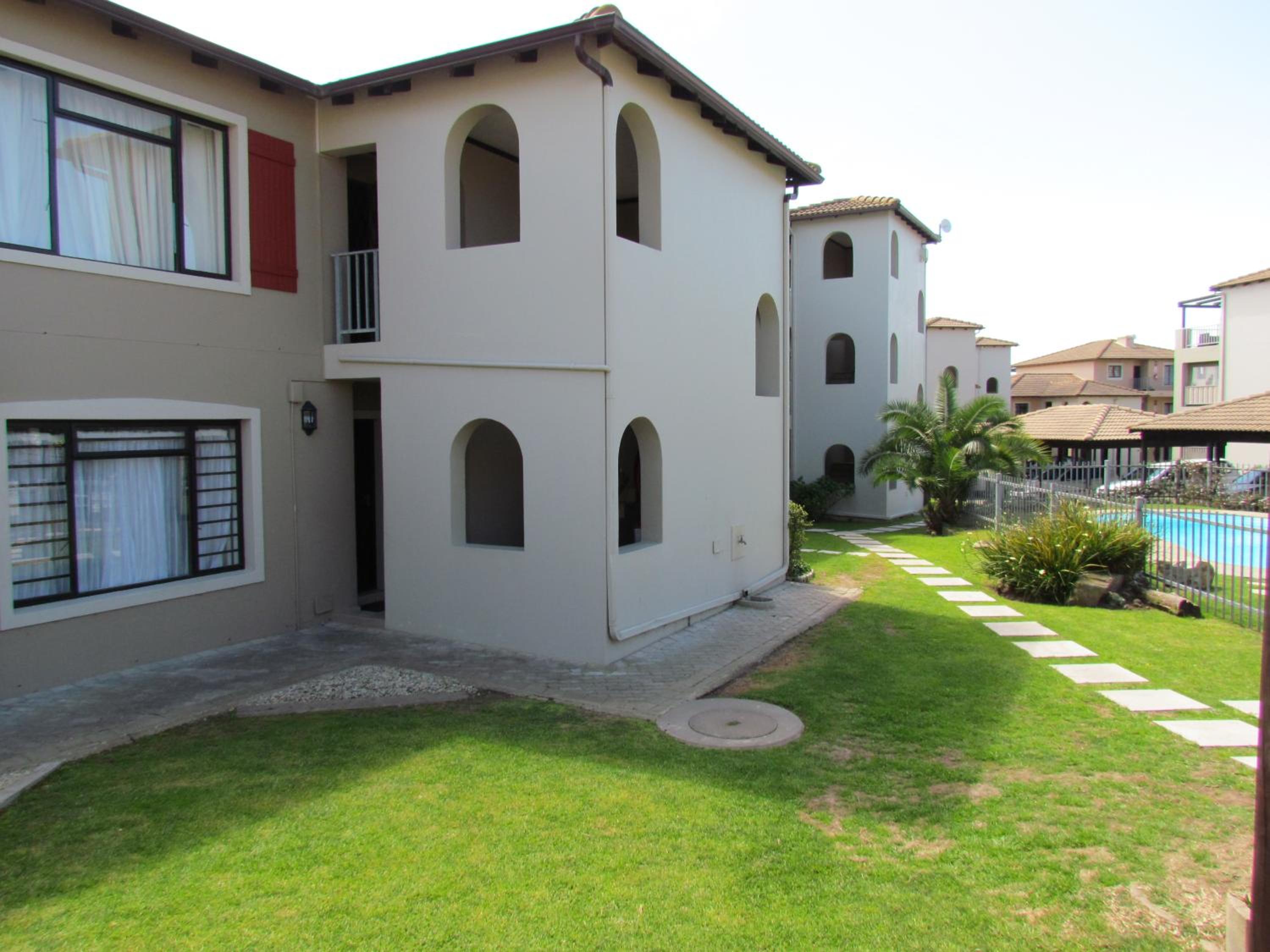 Santini Lace Self Catering 23/29