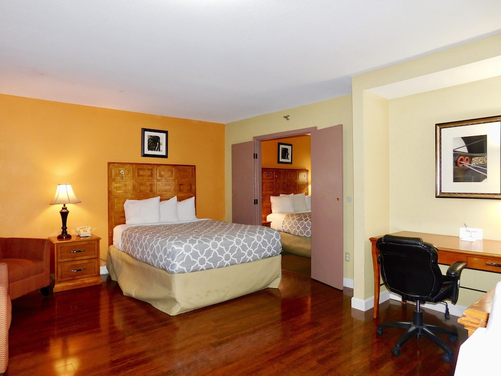 SUITE, 2 QUEEN BEDS
