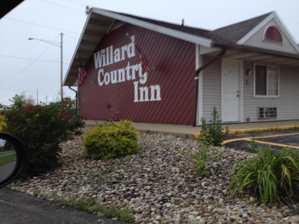 Country Hearth Inn & Suites Willard 1/12