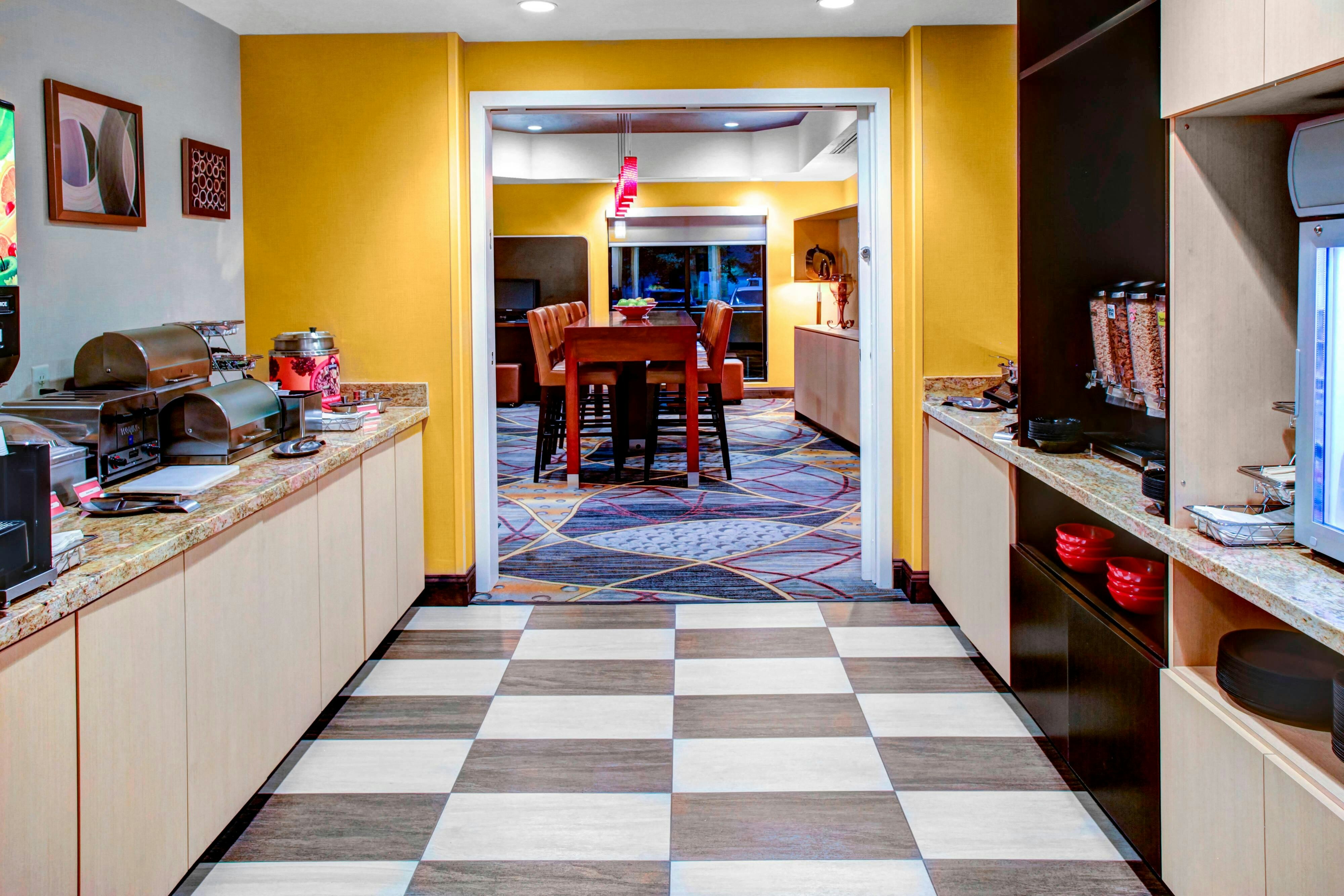 TOWNEPLACE SUITES BAKERSFIELD WEST 7/42