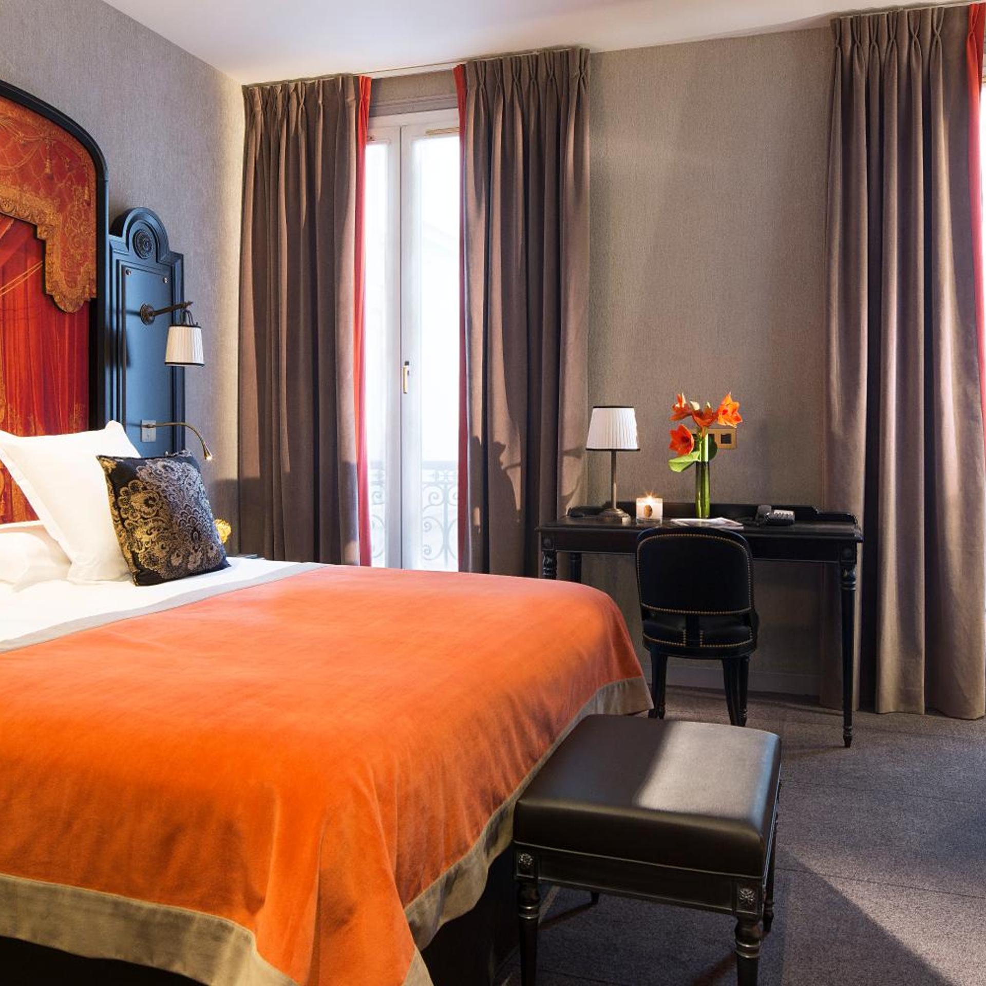 CLASSIC, DOUBLE OR TWIN BED