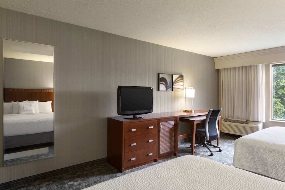 COURTYARD BY MARRIOTT AKRON FAIRLAWN 14/42