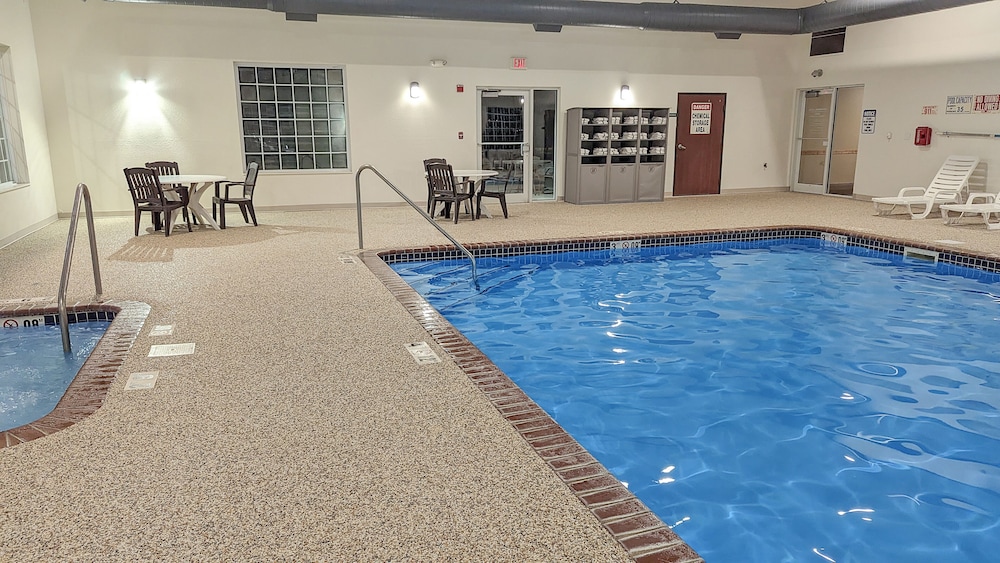 Estherville Hotel Amp Suites 21/50