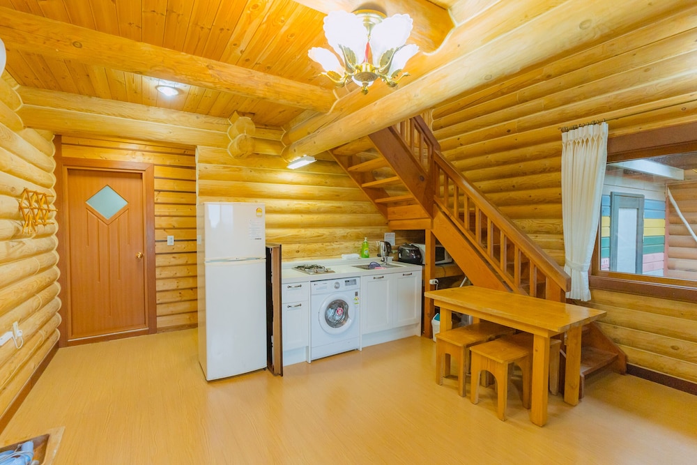 Jeju Jungmun Log Pension Resort 6/50