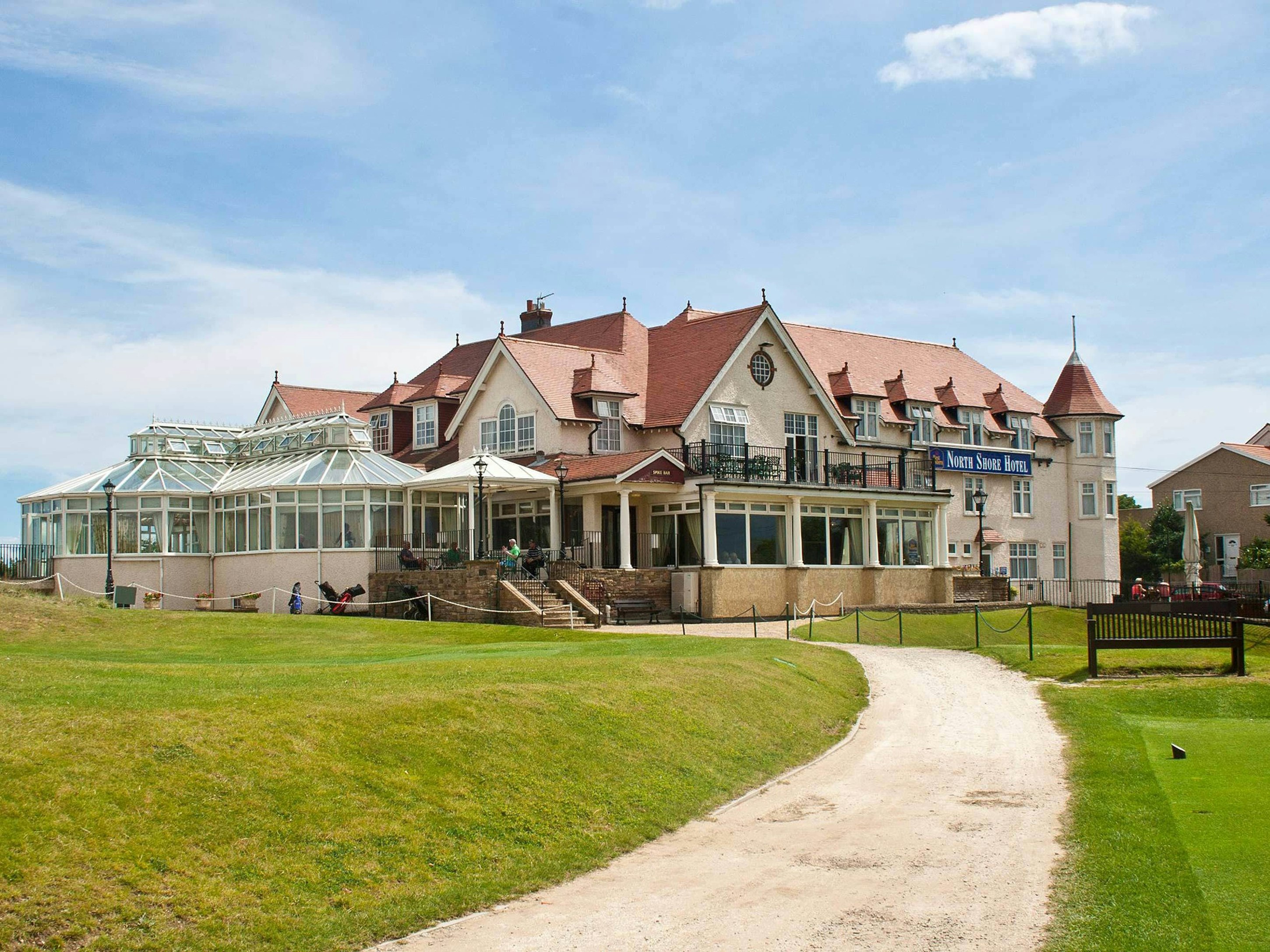 North Shore Hotel and Golf Club 40/43