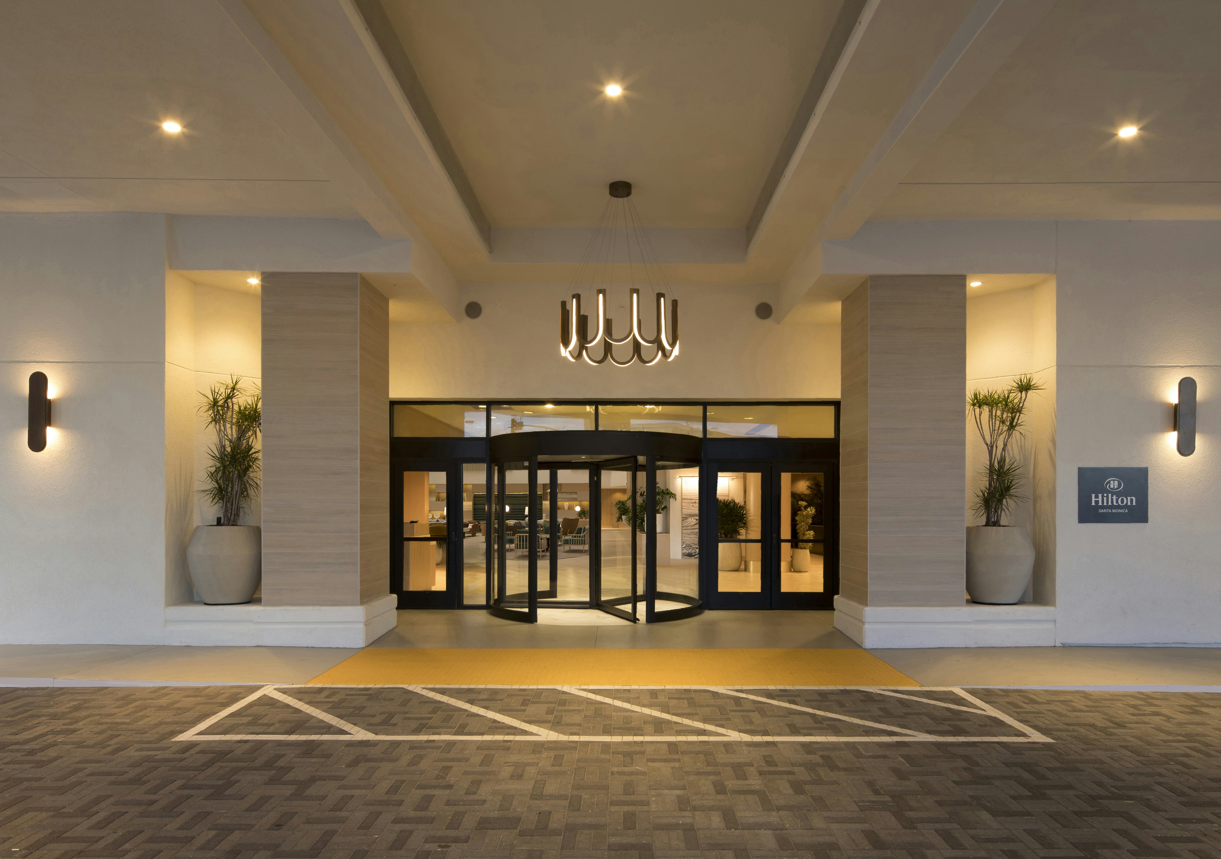 Hilton Santa Monica Hotel Suites 8/65