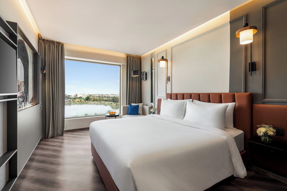 Ramada Encore by Wyndham Indore Nipania 12/44