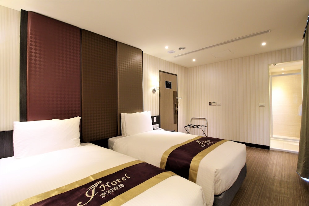 J Hotel 12/60