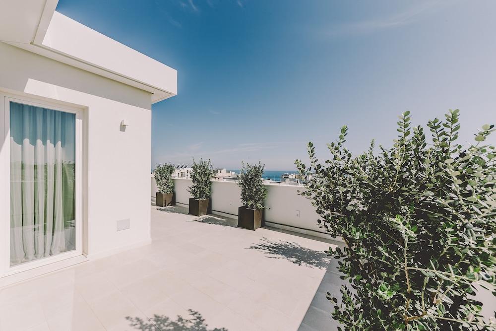 Suite 10 Home Design & Spa in POLIGNANO A MARE