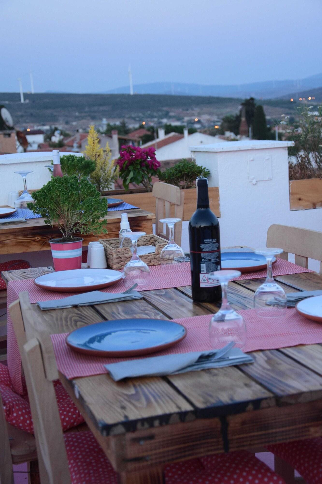Woodstock Alacati 38/50