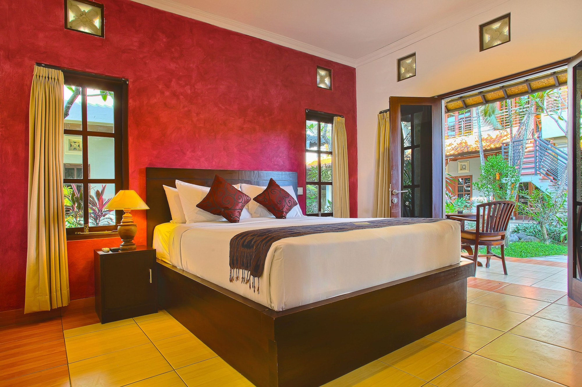 DELUXE, DOUBLE BED, GARDEN VIEW