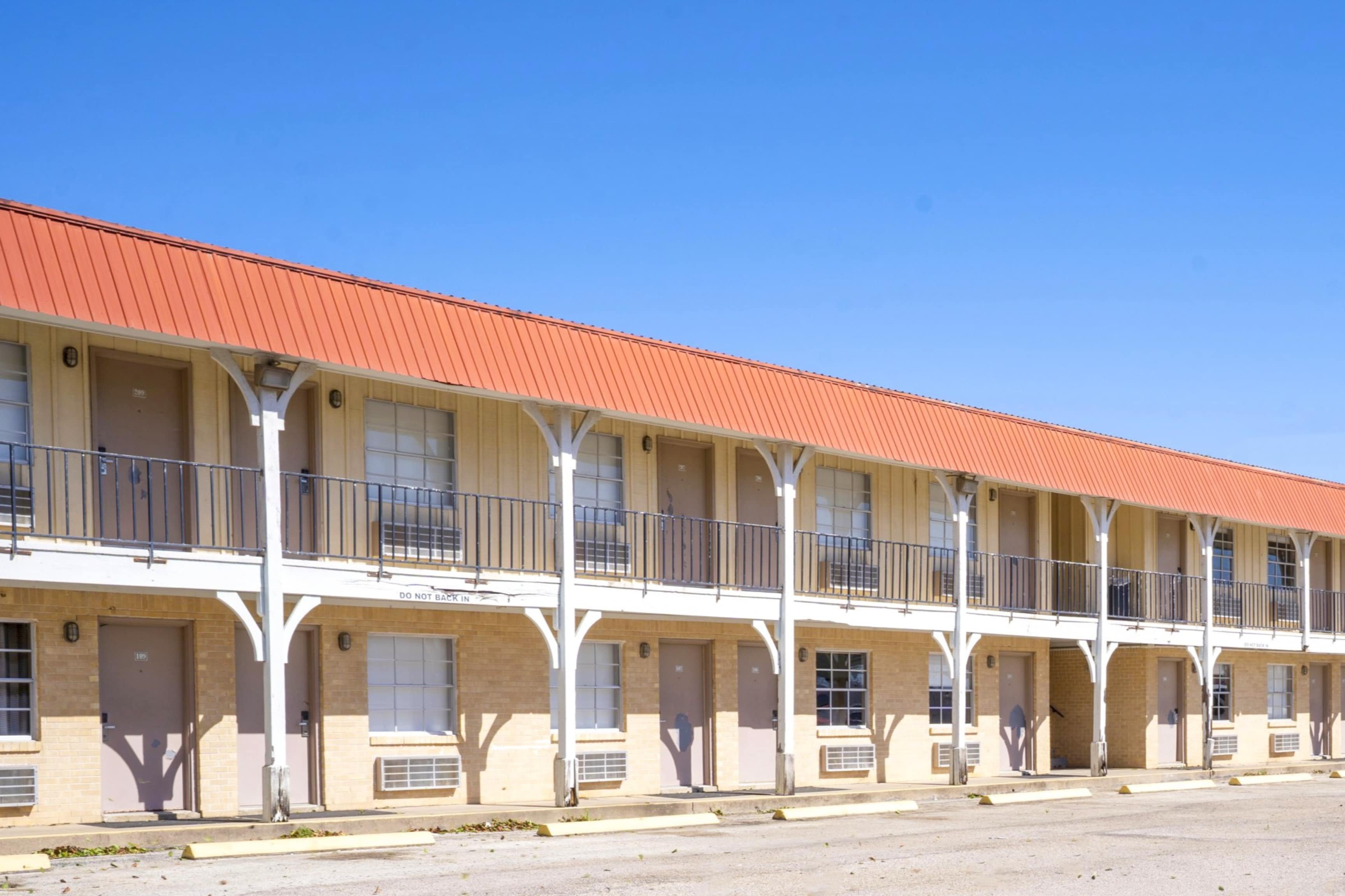 Woodfield Inn & Suites Hotel O, Yoakum TX 111 in DENVER CITY - TX