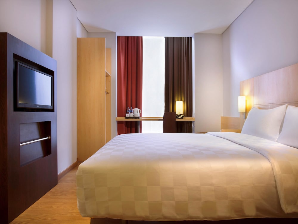 Ibis Jakarta Senen 19/56